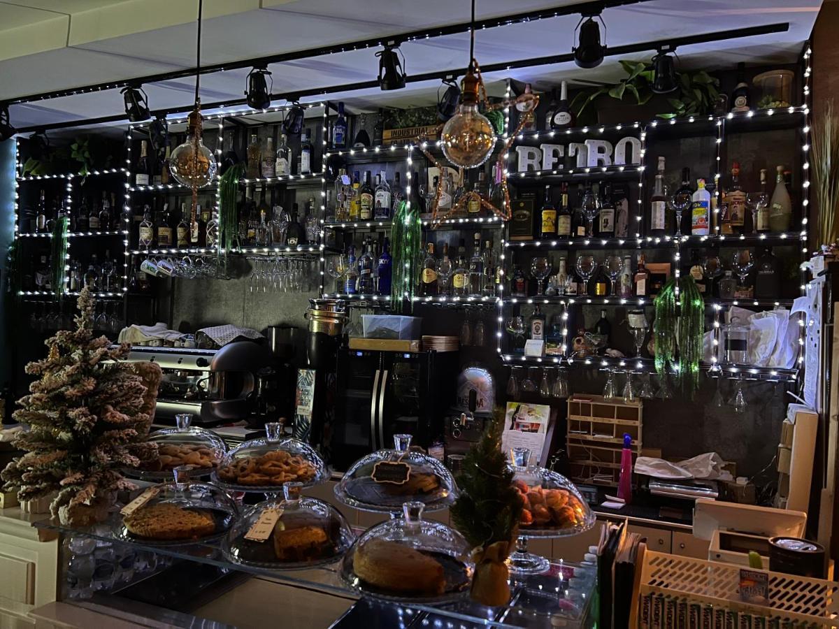 B&B Caffe Retro' Cisterna di Latina Eksteriør billede