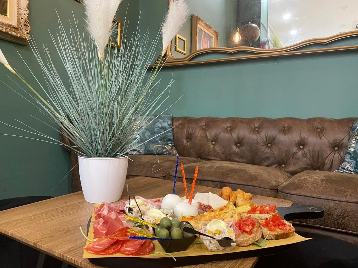 B&B Caffe Retro' Cisterna di Latina Eksteriør billede