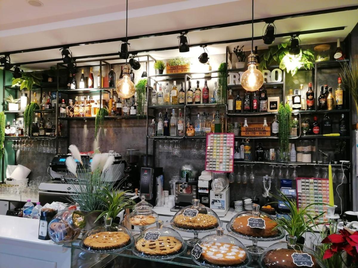 B&B Caffe Retro' Cisterna di Latina Eksteriør billede