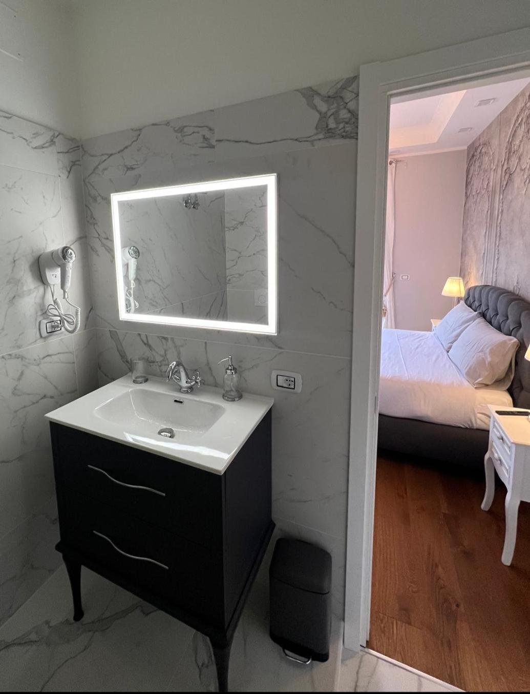 B&B Caffe Retro' Cisterna di Latina Eksteriør billede