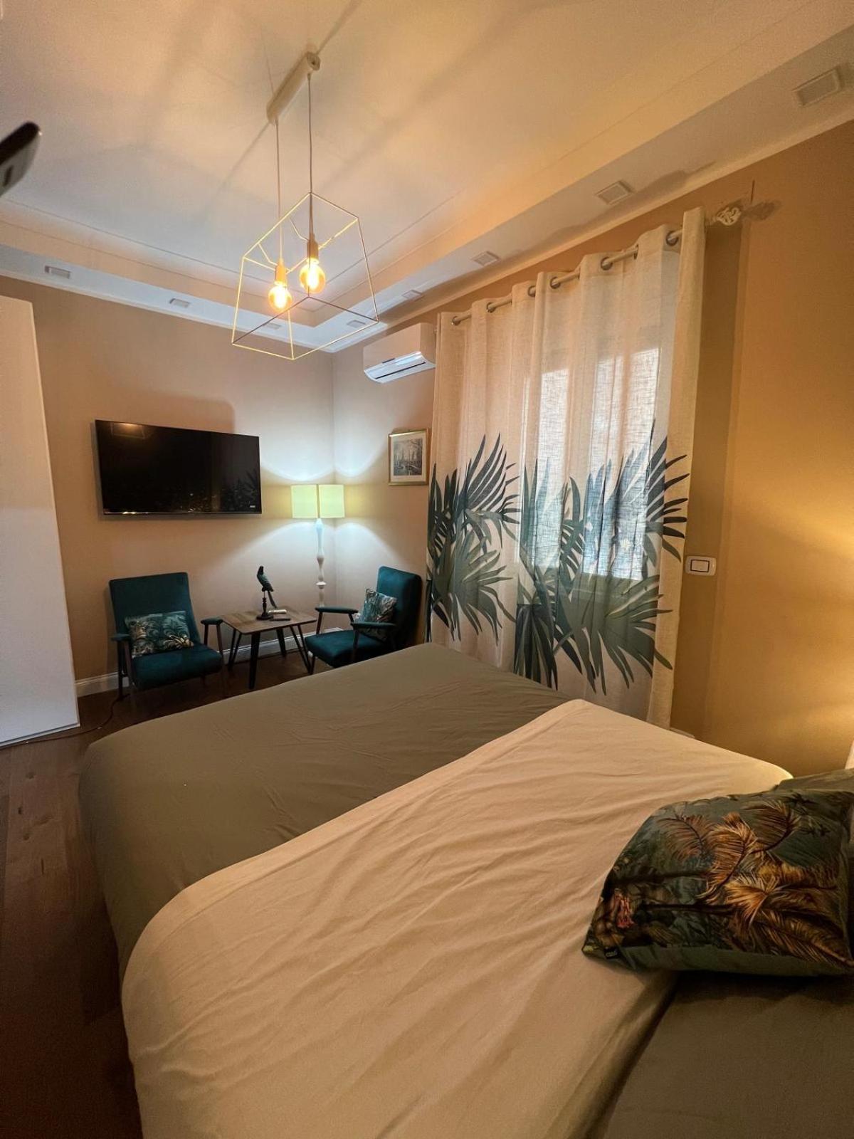 B&B Caffe Retro' Cisterna di Latina Eksteriør billede